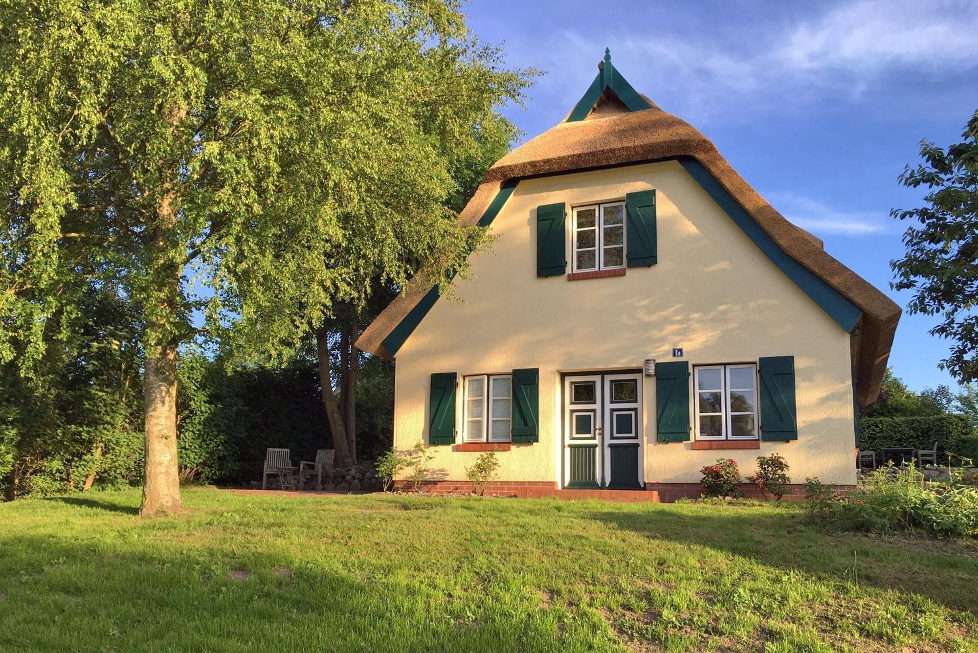 Ferienhaus Preetz 1A - Idylle Unter Reet Burtevitz Exterior photo